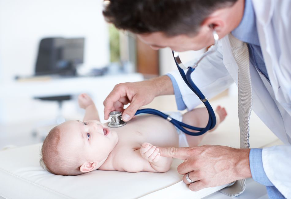 badanie niemowlęcia stetoskopem 02